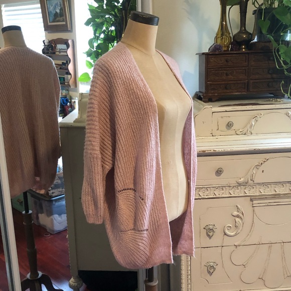 Cozy Oversize Pink Knit Ultra Cozy Sweater 🌸 - Picture 3 of 5